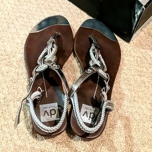 🤍Dolce Vita shiny silver sandal 🤍